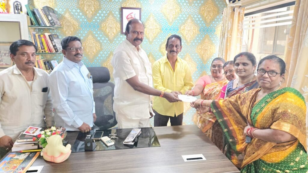 ఆలయ పునః నిర్మాణానికి గన్ని విరాళం
