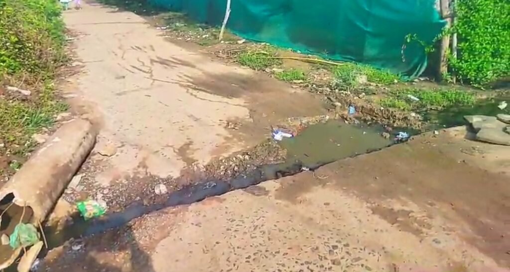 తంటికొండ దళితవాడలో పారిశుధ్య సమస్యలు