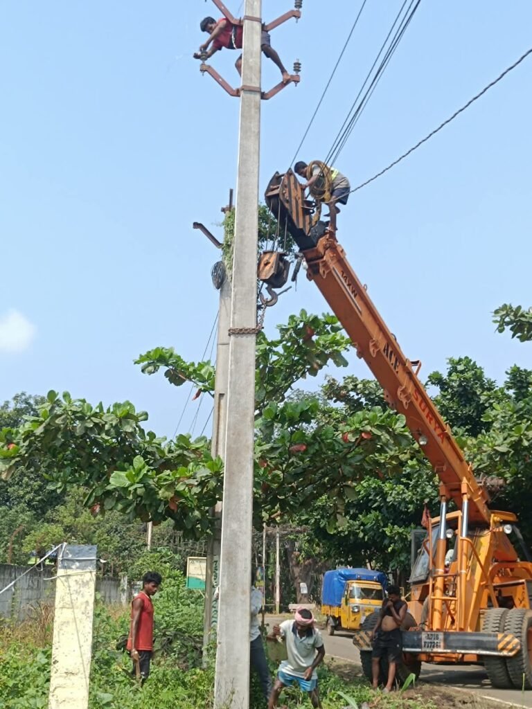 ప్రజా సమస్యపై ‘విశ్వంవాయిస్‌’ పోరాటం.. కదిలిన విద్యుత్‌ శాఖ
